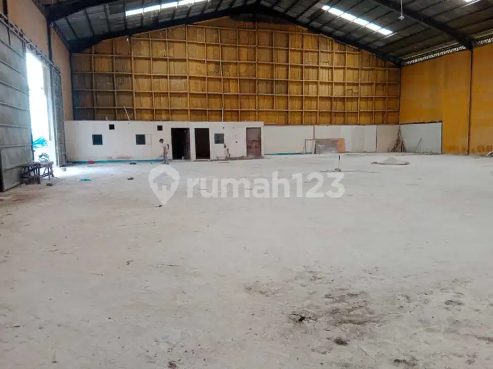 Sewakan Gudang di Muara Baru Penjaringan Jakut, 835M2, 1 Lantai, SHM, Dekat Akses Pelabuhan, Bebas Banjir