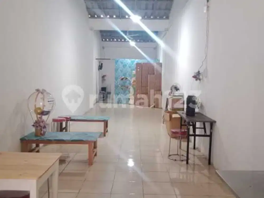 Siap Huni, Rumah Tempat Usaha di Petojo Jalan Raya , 1 Lantai, SHM, bisa untuk Usaha, bisa KPR, Jual Dibawah Harga Pasar