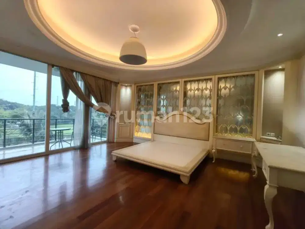 Springhill Golf Residence, Kemayoran Full Furnished, 300/700M2, 4 Lantai, Bebas Banjir 4 Kamar