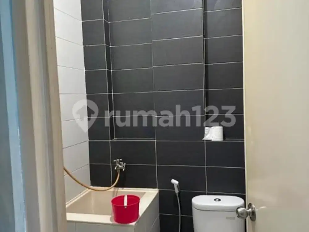 Rumah 2 Lantai Bagus Unfurnished SHM di Komp Ifolia, Bekasi