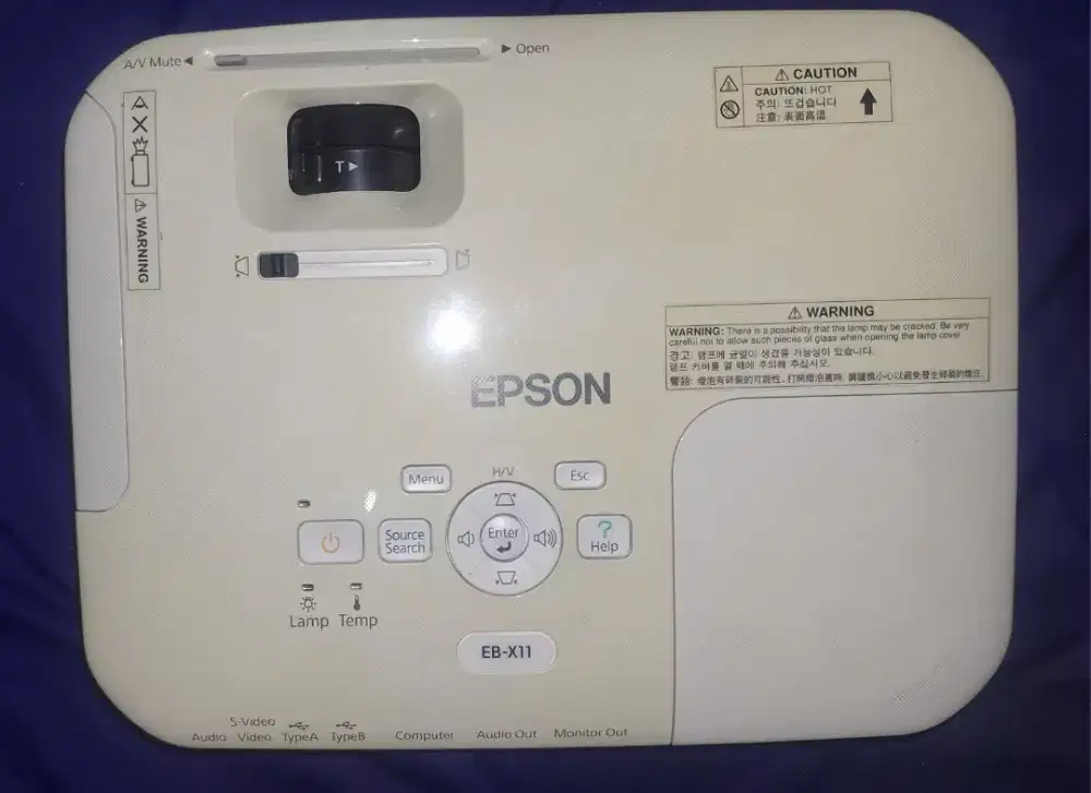 Proyektor Epson eb X11 model  H435c