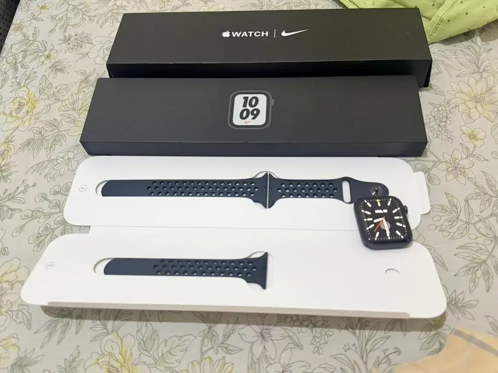 JUAL IWATCH SE IBOX
