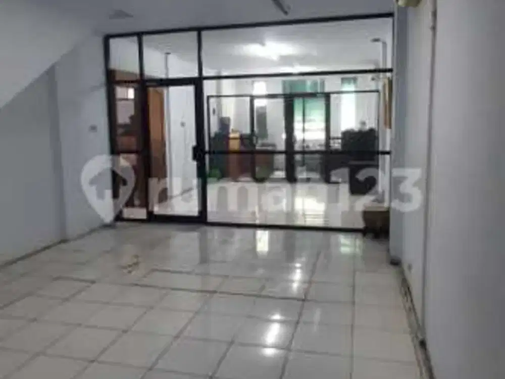 Ruko Gandeng di Pluit Raya Siap Huni 4,5 Lantai 124M2/388M2