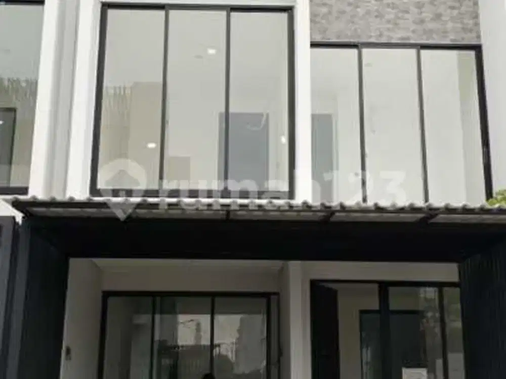 Dijual, Rumah 3 Lantai di Anwa Residence Cluster Yarra