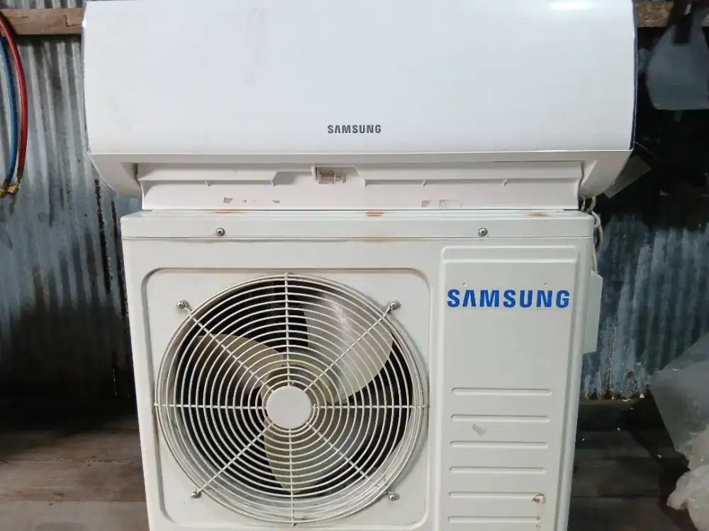 MENJUAL AC BEKAS 1/2 PK KOMPLIT