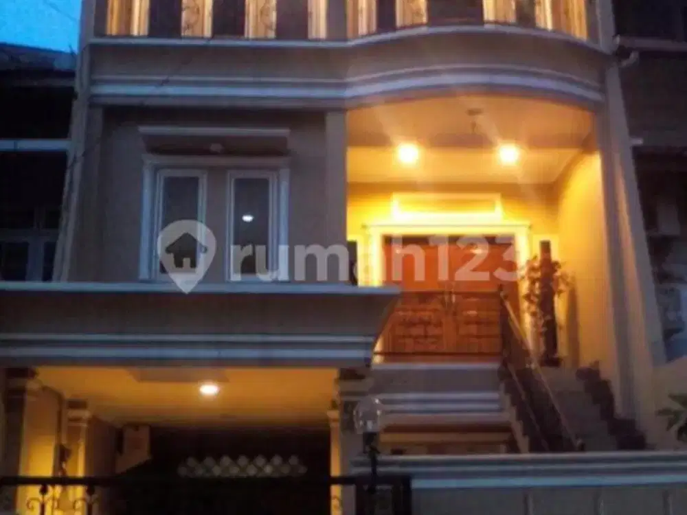 Janur Asri, Rumah, 3 Lantai, SHM, di Kelapa Gading, 5+1 Kamar, Jalan 3 Mobil, Carport 2.