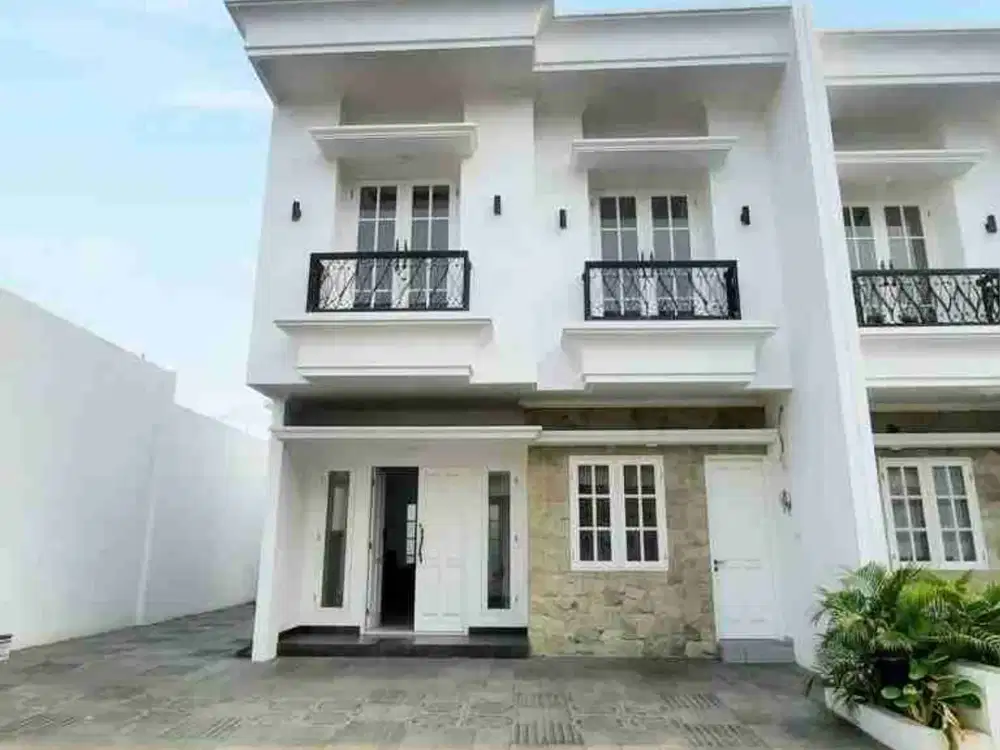 Dijual Rumah Cantik di Pondok Bambu 
Jakarta Timur