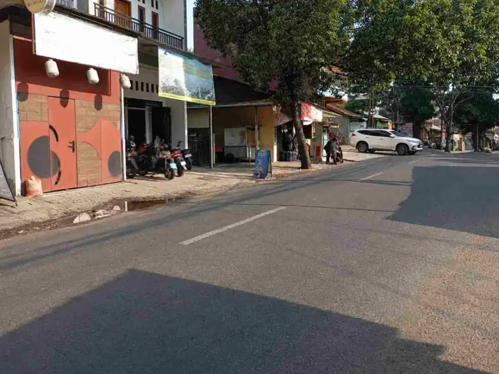 Ruko 2 lantai 650 jt cocok utk investasi usaha strategis pinggir jalan raya  cilangkap jakarta timur