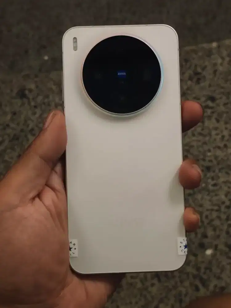 Vivo x300 12/256gb like new