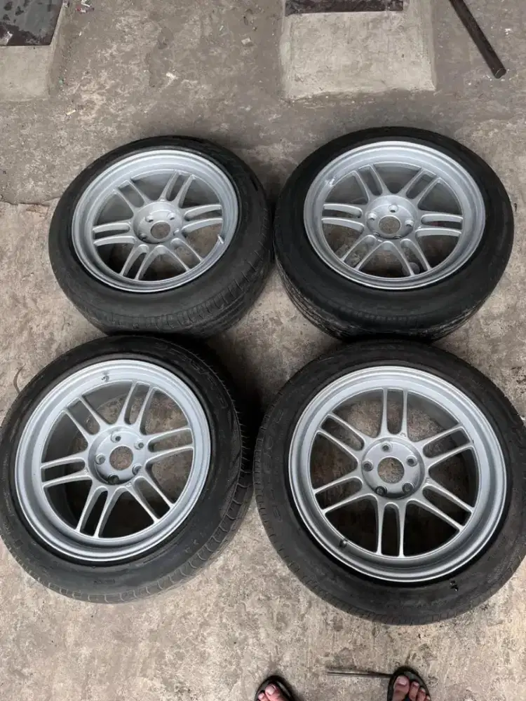 Enkei rpf1 ring 18x9 pcd 5x114,3 ET 35 ssw Thailand. Ban 235/50 R18