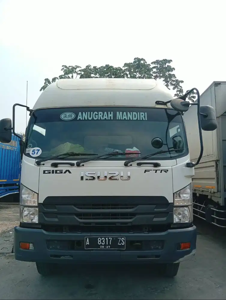 DIJUAL ISUZU FTR GIGA FTR90U TRUK WINGBOX 4x2 MT TAHUN 2022