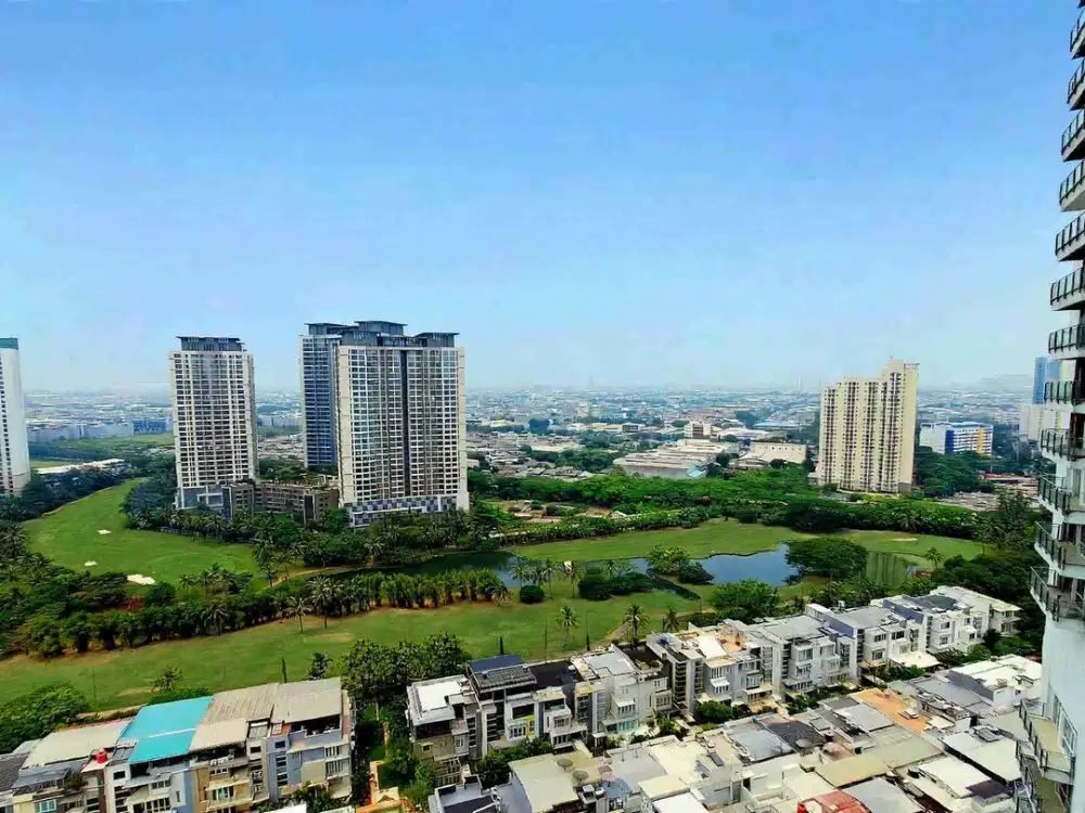 Springhill Kemayoran Deluxe Suites 124M2 2BR Duplex 2 Lantai 2 Balkon View Golf