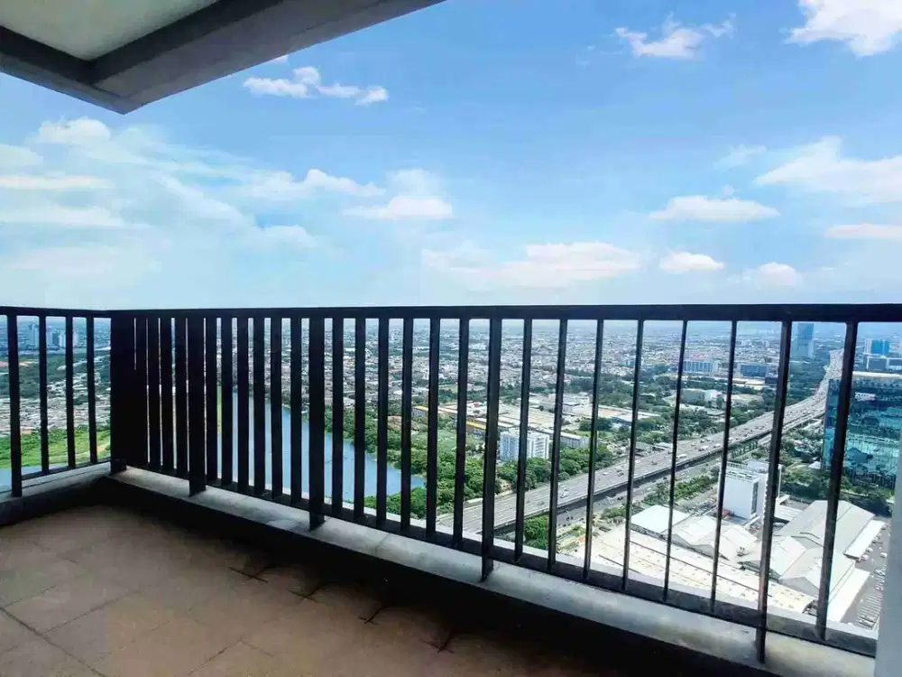 Holland Village 3BR 123M2 Pet Friendly Private Lift Cempaka Putih