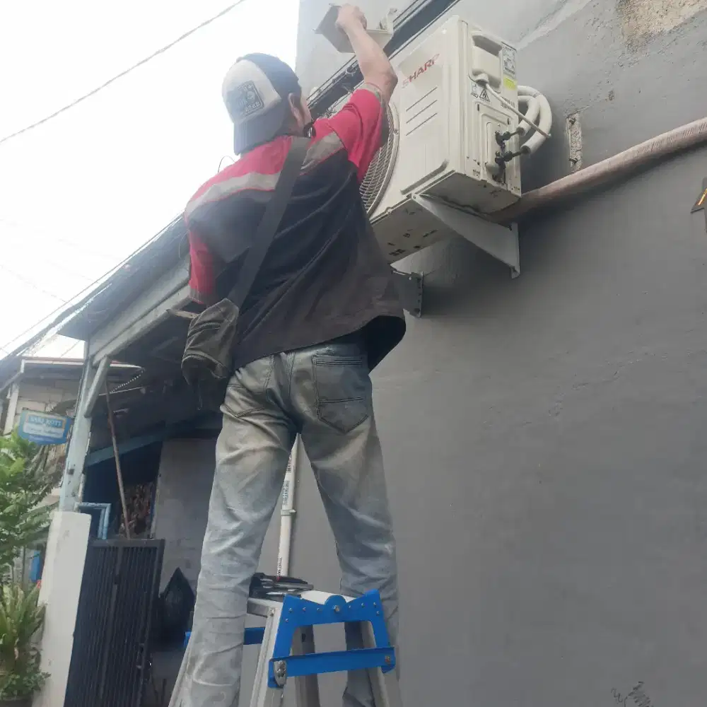 di cari Helper untuk bantu kerja AC