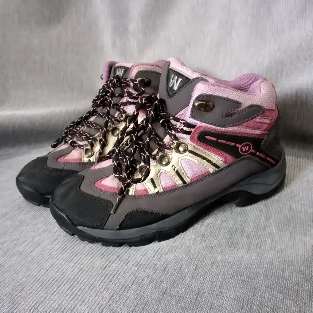 Sepatu gunung pro worldcup size 37