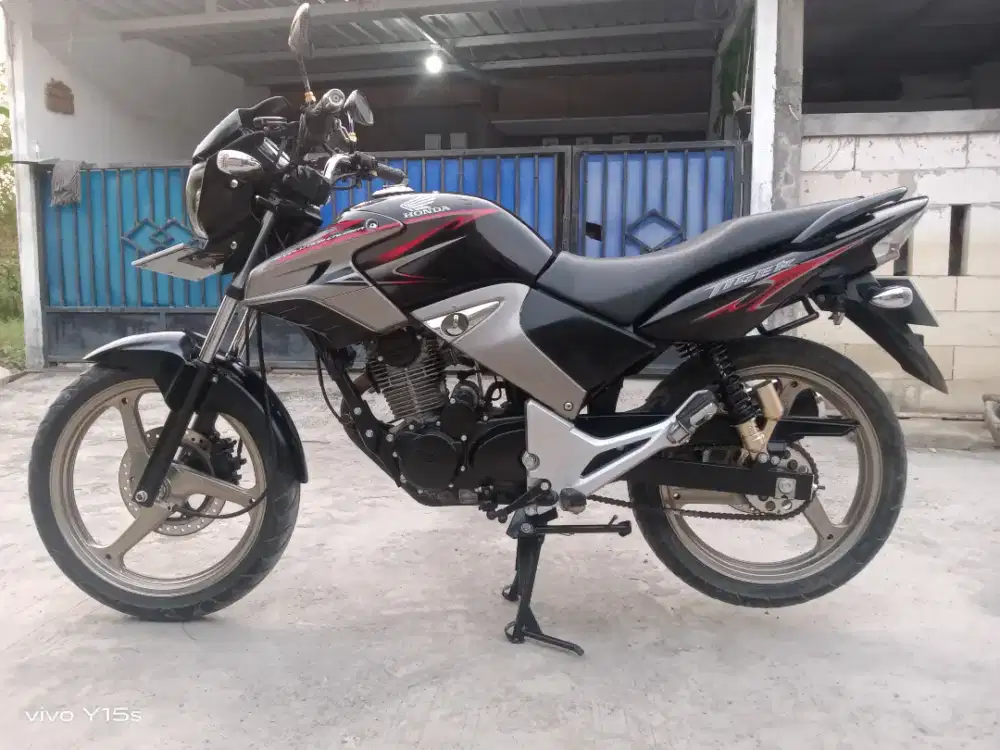 Tiger Revo 2011 top condition
