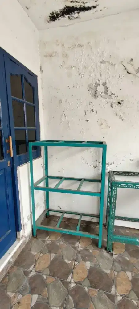 2 buah Rak Besi