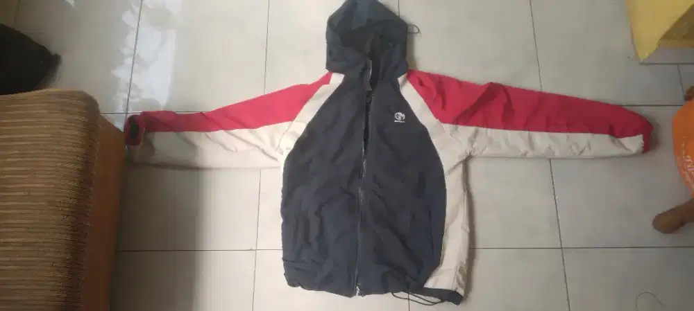 Jaket outdoor windbreaker