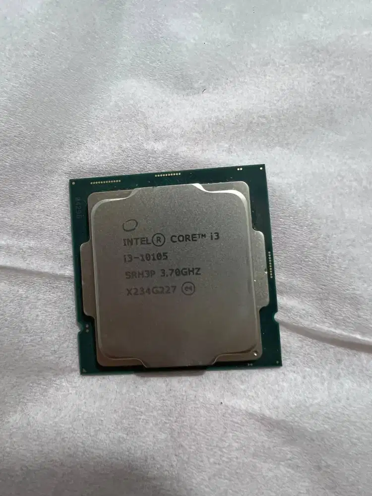 Processor intel i3 10105 (sudah ada graphic bawaan) LGA 1200 3.70ghz