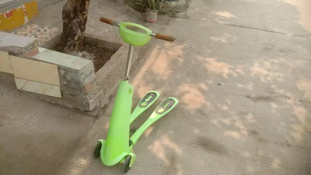Sekuter jepit anak tinggal pakai.