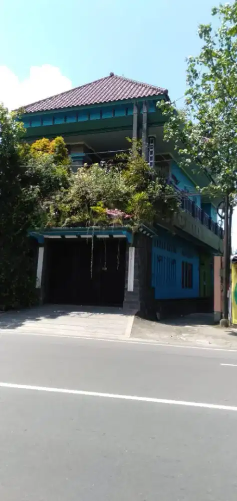Dijual rumah 3 lantai