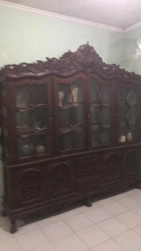 Lemari jati ukir 2 muka