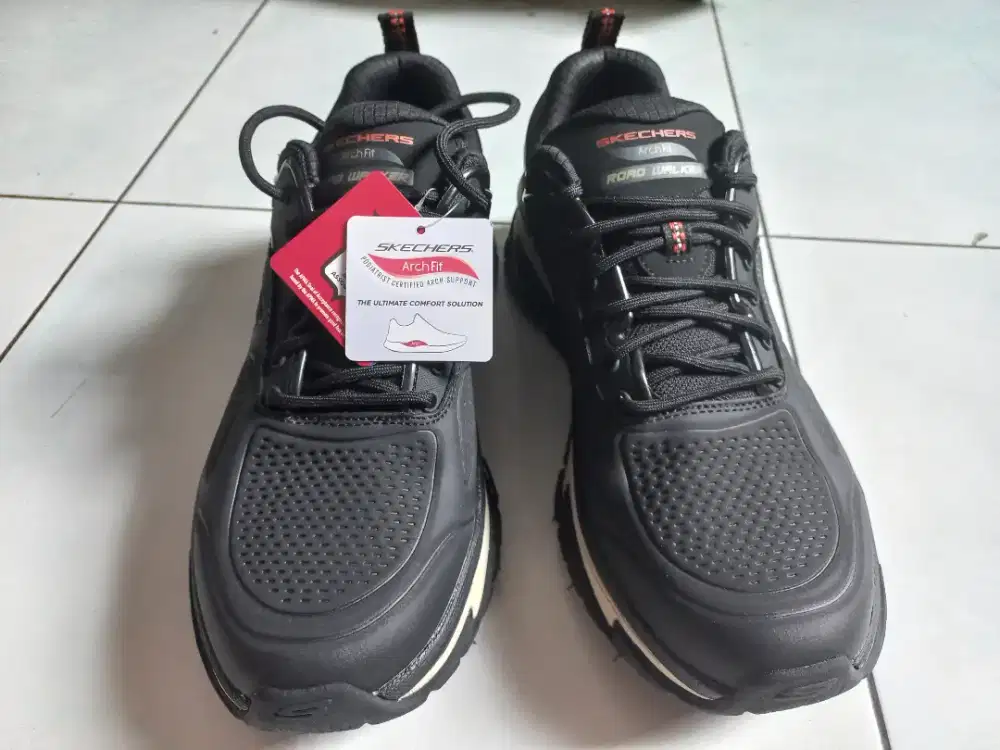 Sepatu
Skechers Arch Fit Road Walker Men's Sneaker - Black