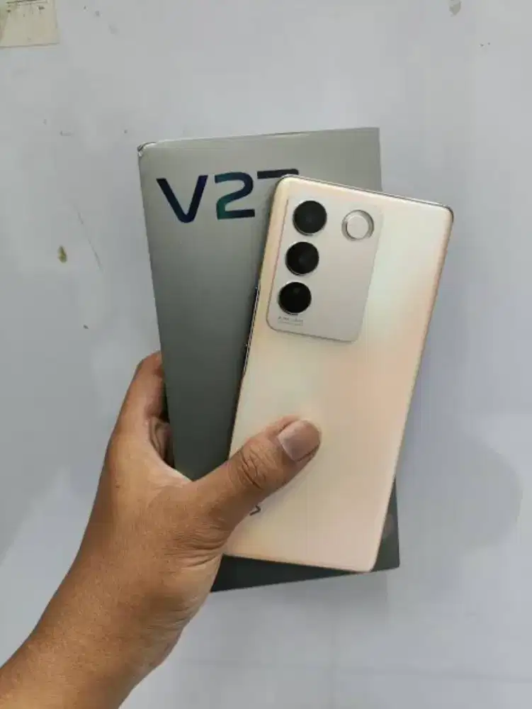 Vivo v27 5G 8/256 pemekaian rapih