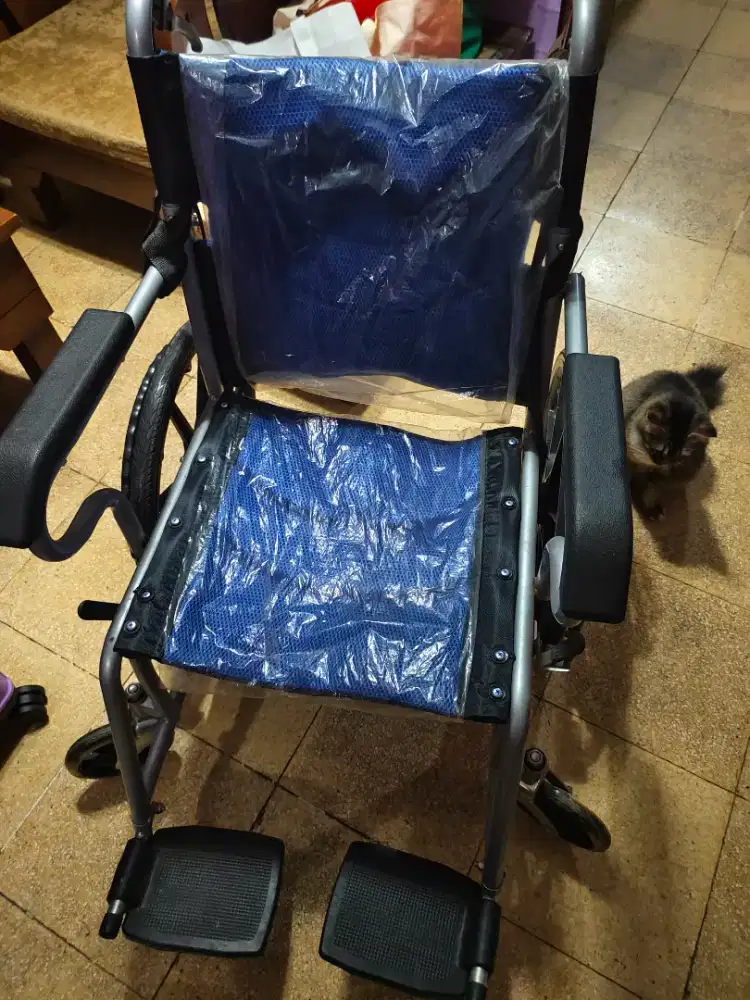 KURSI RODA LIKE NEW
