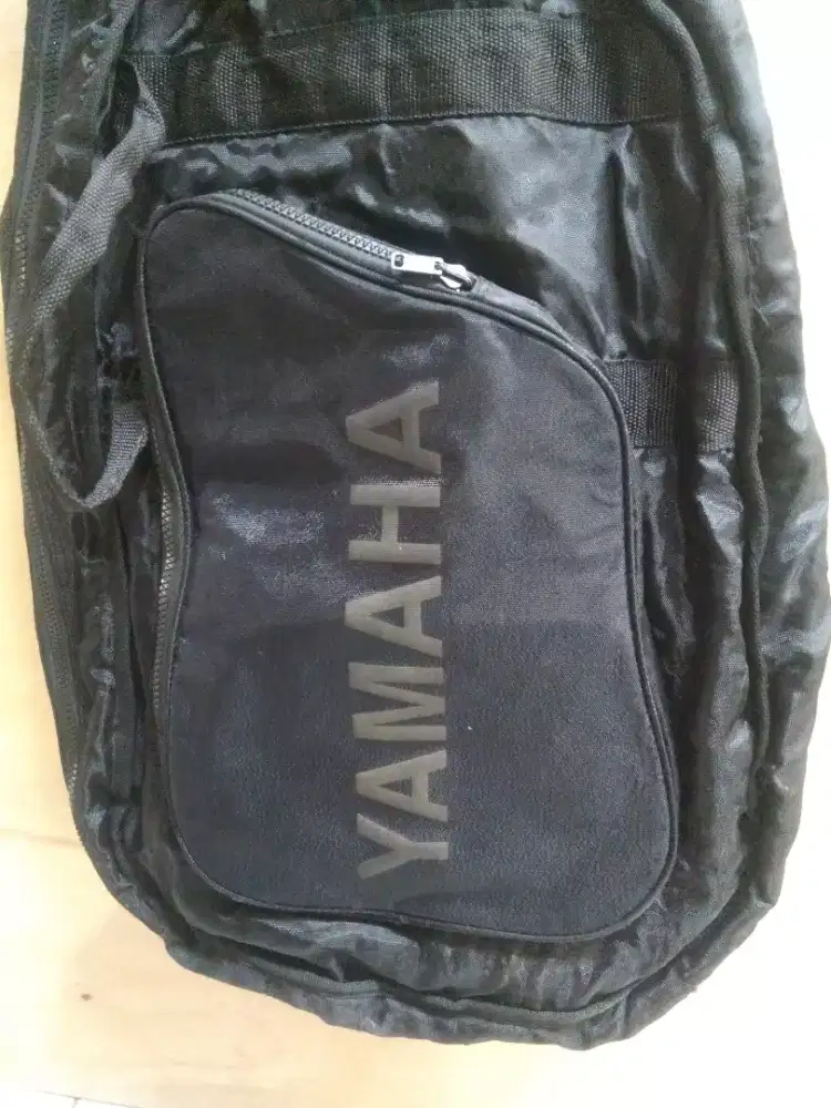 Softcase bass gitar listrik Yamaha , tebal , empuk , kuat .