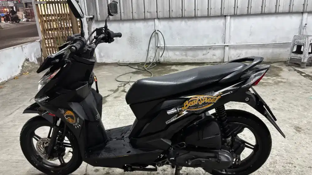 Honda beat Street hitam th 2018