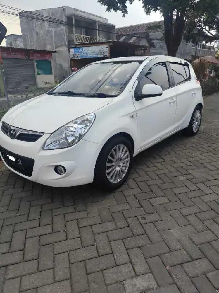 Hyundai i20 AT tipe tertinggi SG Sunroof