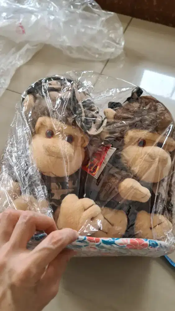 Beragam boneka ukuran sedang