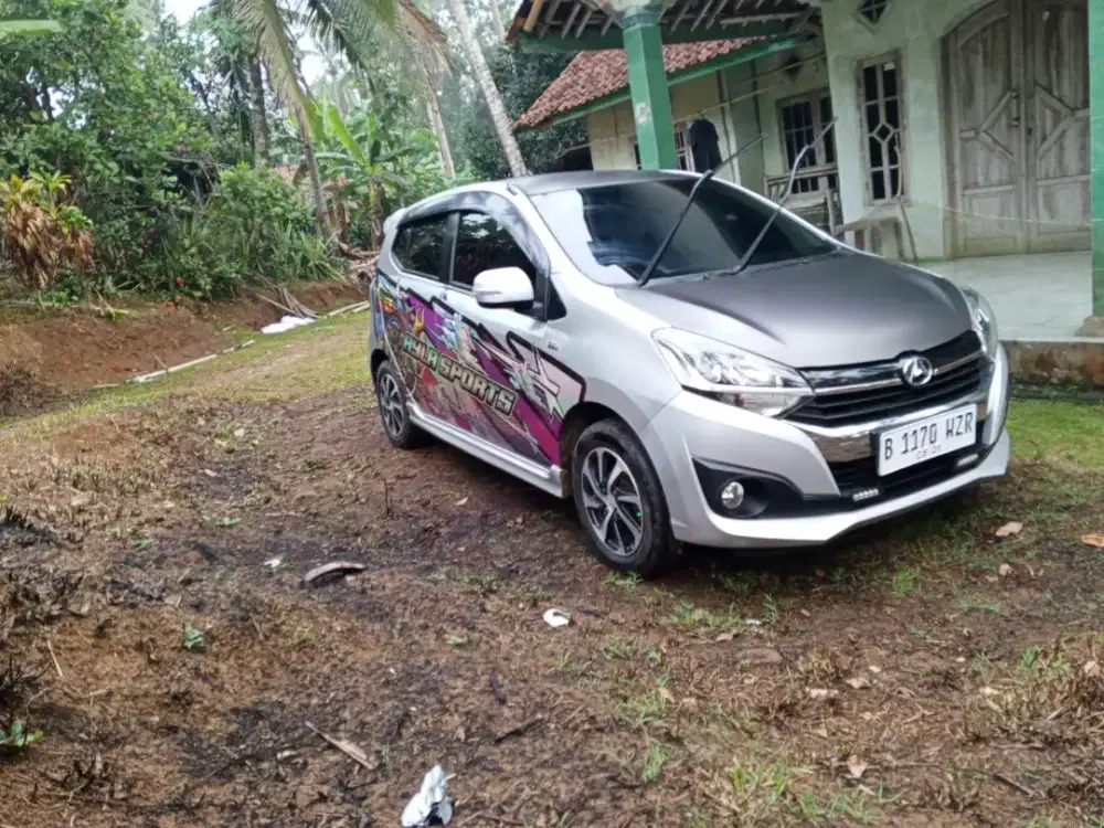 JUAL MOBIL DAIHATSU AYLA 1.2 R MT/MANUAL  2019 SURAT LENGKAP SEMUA
