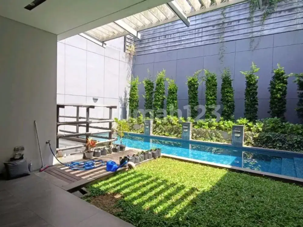 Rumah Mewah Di Setraduta Bandung Utara Lengkap Dengan Kolam Renang Air Hangat