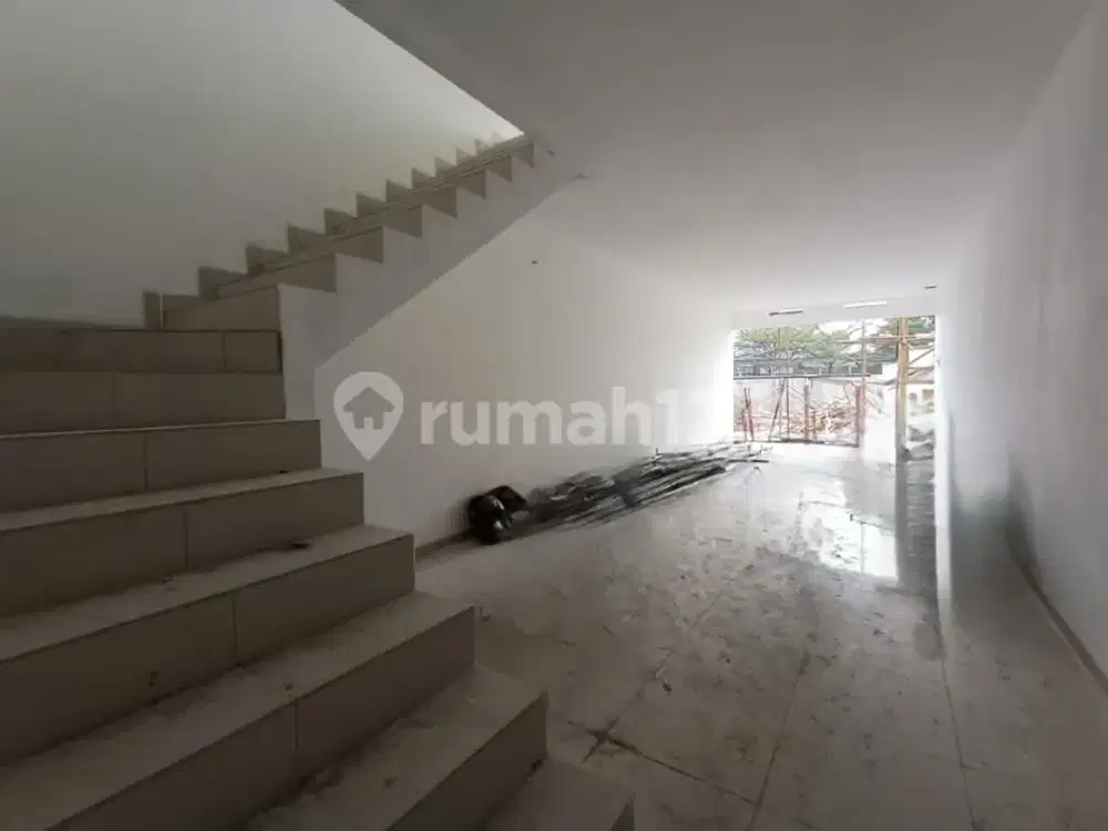 Barang Langka! Ga Ada Bandingan Nya - Ruko Di Mainroad Pungkur Hanya Selangkah Ke Alun Alun Kota Bandung