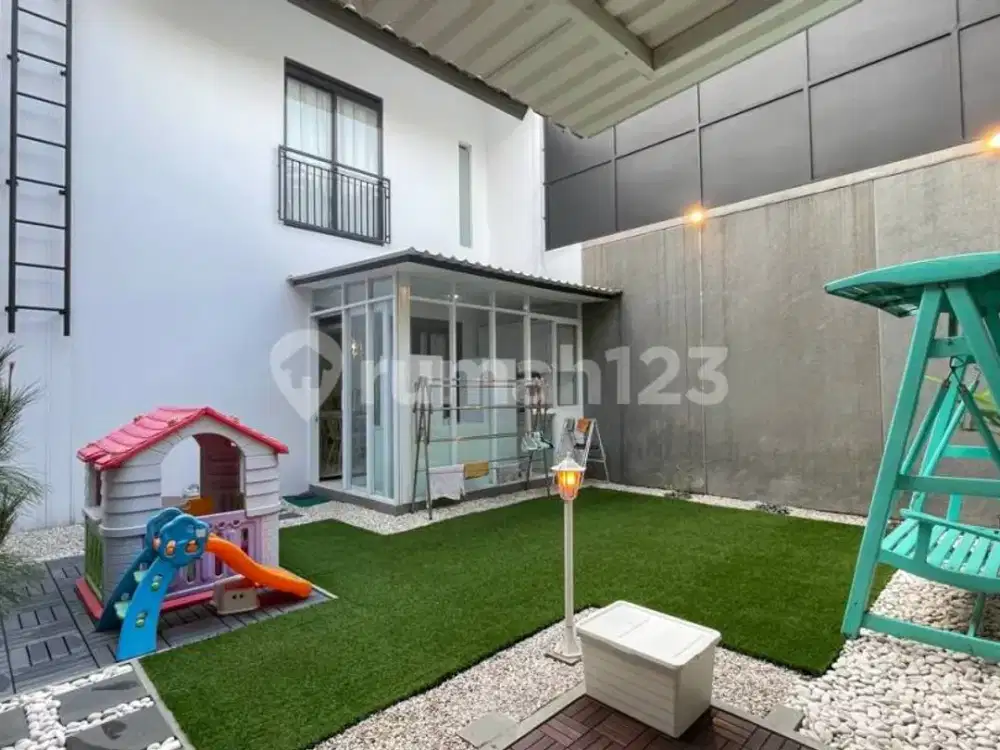 JARANG ADA! RUMAH FULL FURNISHED DESAIN CANTIK DI KOTA BARU PARAHYANGAN DENGAN POTENSI  MENARIK