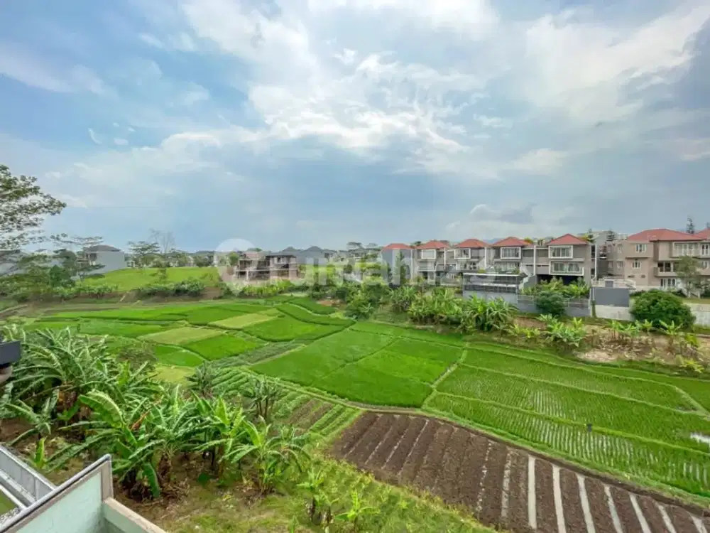 Rumah Unik dengan View Sawah di Kota Baru Parahyangan - Cocok untuk Investasi Disewakan Air Bnb