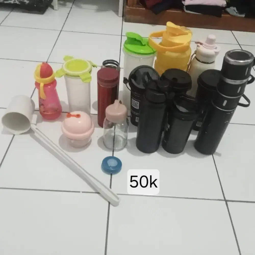 Garpu,sendok,talenan,nampan,centong