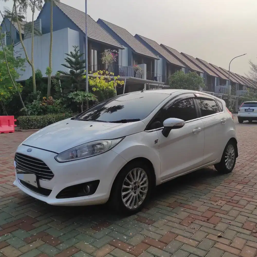 Ford fiesta 1.5 S 2013 facelift surat lengkap B tanggerang murah