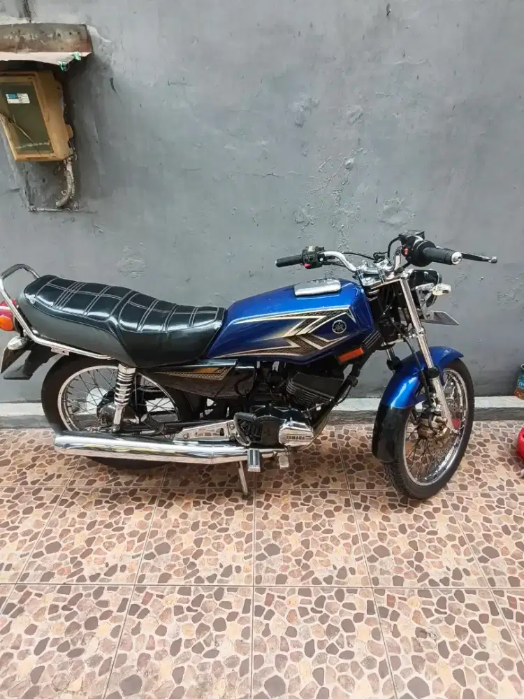 Yamaha rx king Cobra. Thn 90..asli itam.  tengki 2004 ori. Gass