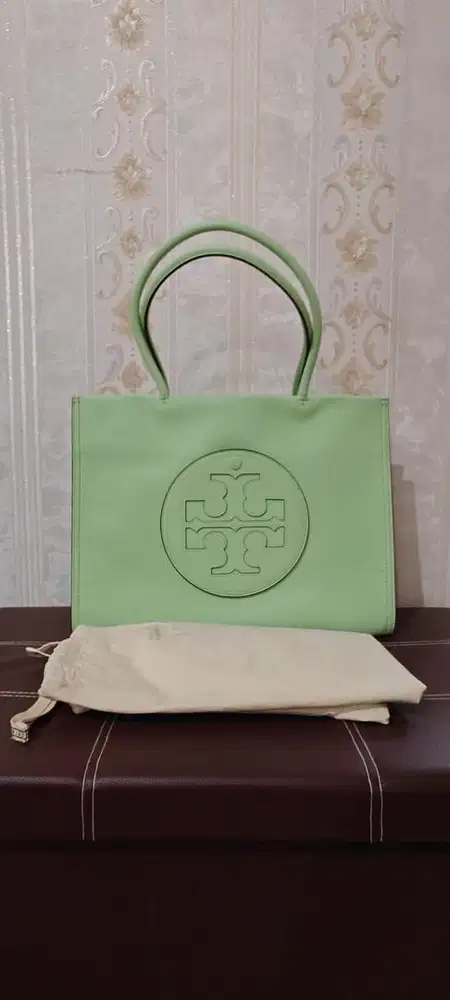 Tas Tory Burch.