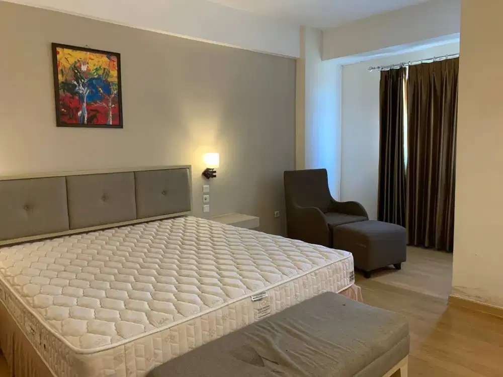 DIJUAL APARTEMEN GUNAWANGSA MANYAR TOWER A LANTAI 18 FULL FURNISHED