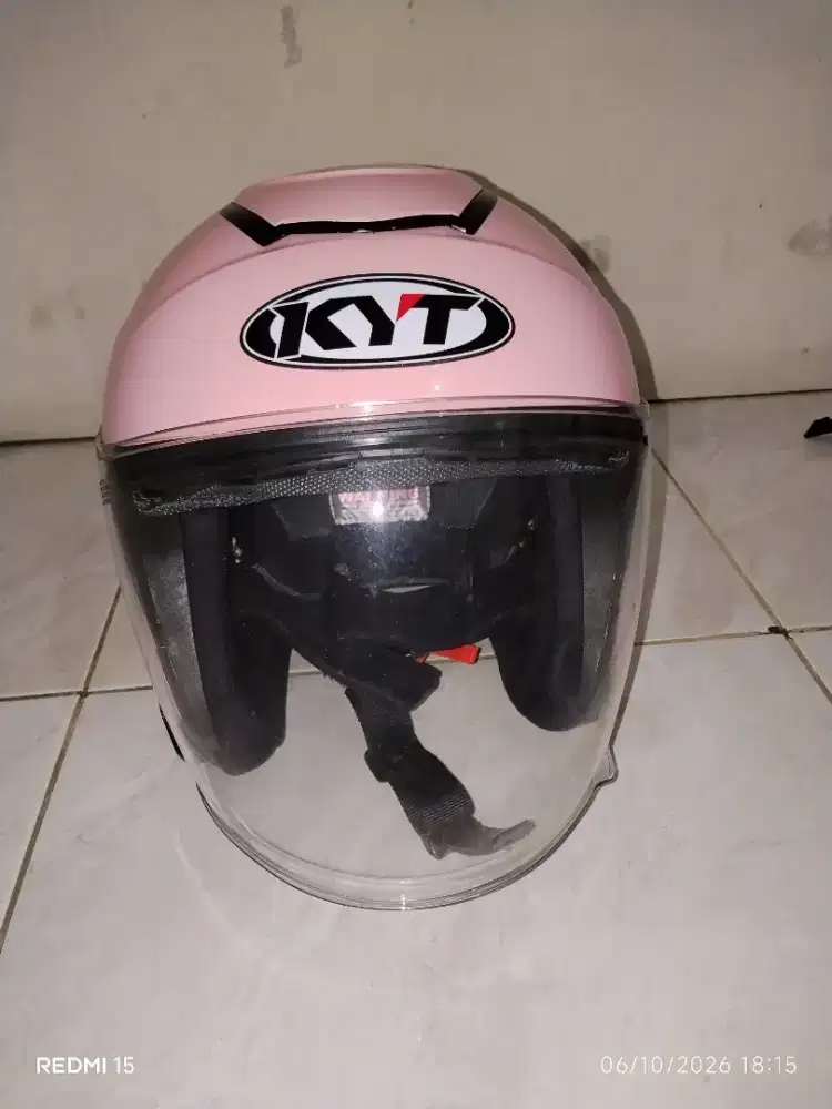 Helm KYT ukuran L