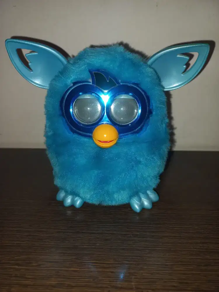 Furby boom warna biru