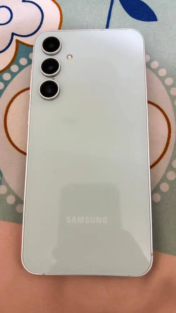 Samsung S23FE 8/256GB