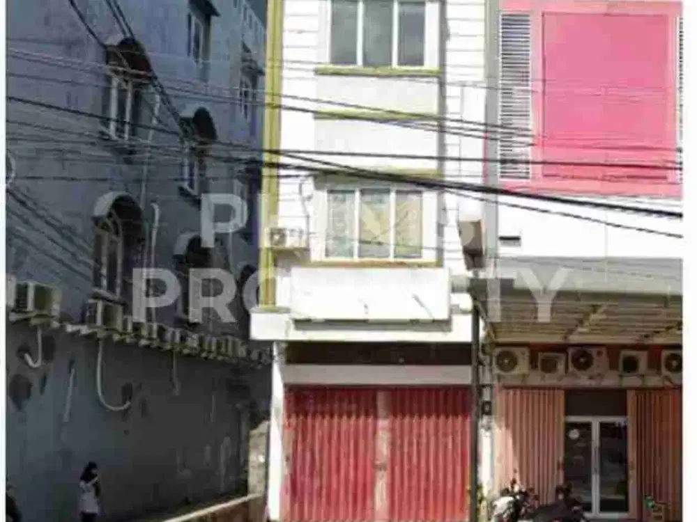 Ruko tengah kota Makassar, daerah Panakkukang