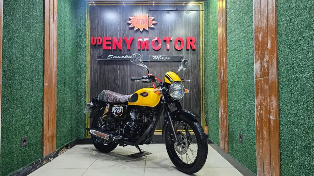 UD ENY MOTOR - Kawasaki W175 Cafe thn 2019 mulus