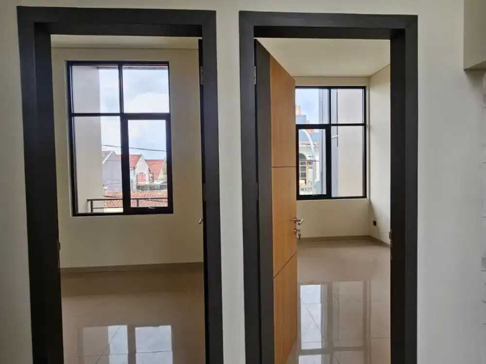 JUAL RUMAH SIAP HUNI SANGAT TERAWAT DI MARGAHAYU DEKAT GRIYA MARGAHAYU  BANDUNG