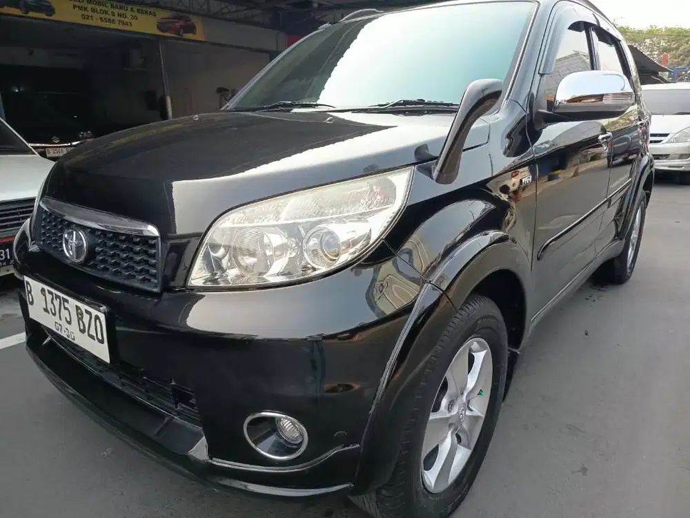 Toyota Rush hitam S at 2022 km 45000